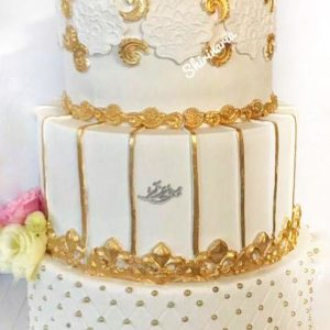 کیک عروسی تم سفید طلایی