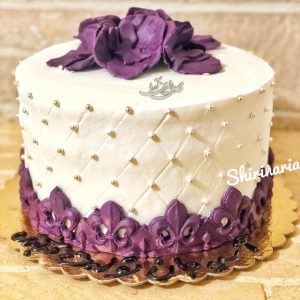 کیک تولد دخترانه سفید بنفش