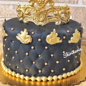 کیک تاجدار مشکی طلایی