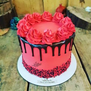 کیک تولد قرمز