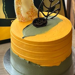 کیک تولد مدرن زرد