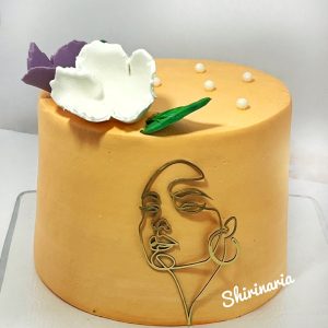 کیک روز زن زرد