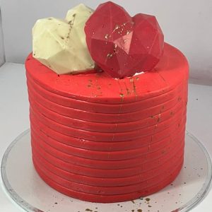 کیک ولنتاین قرمز خامه ای